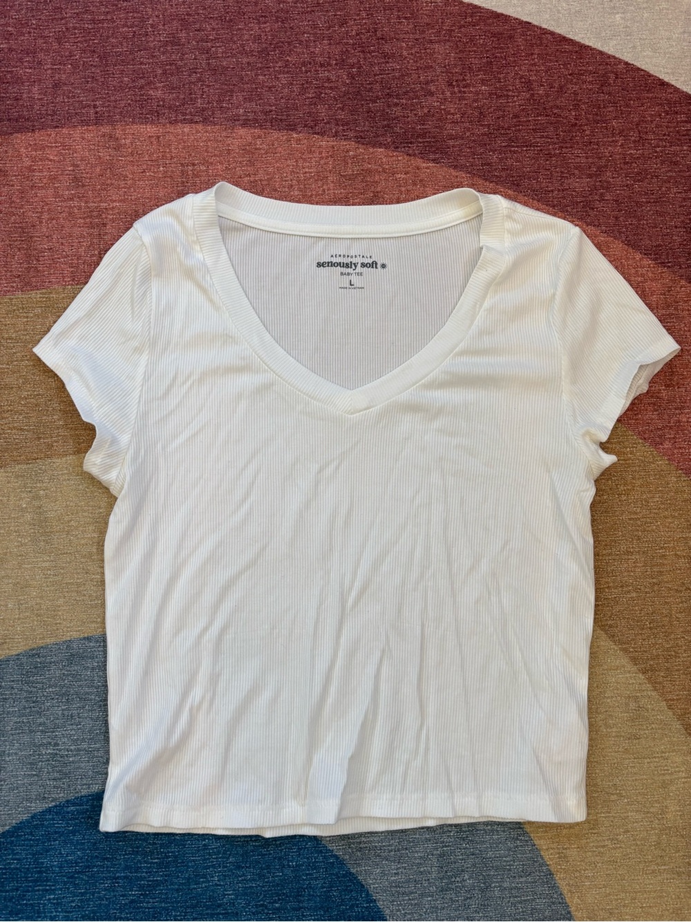 Aeropostale White Ribbed V‑Neck Short Sleeve Tee